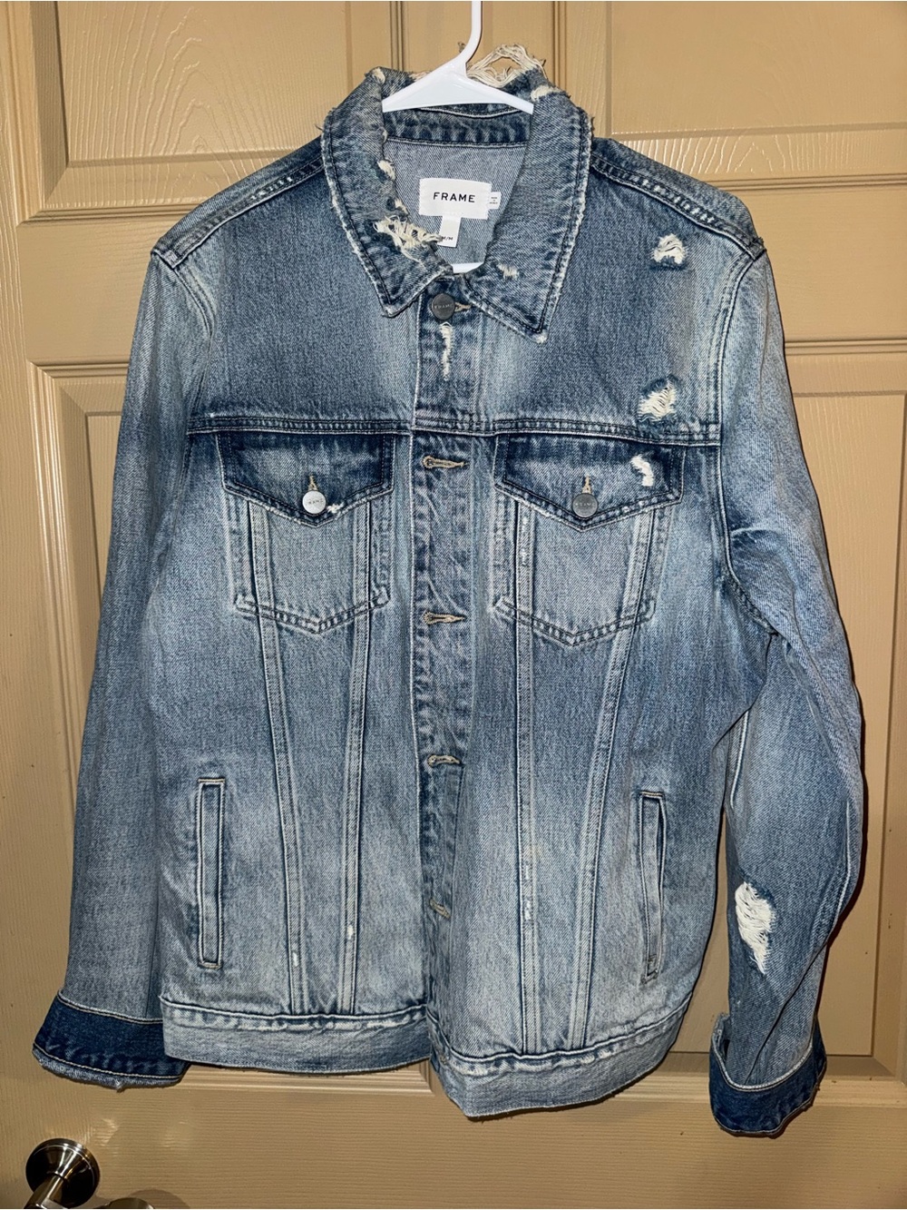 FRAME Distressed Denim Trucker Jacket Light Wash (Broad Beach) Size M LHJK385
